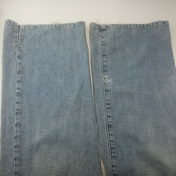 Lucky Brand Vintage Distressed Blue Jeans - Picture 7 of 7